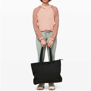 Lululemon On My Level Tote *Large 15L, Black